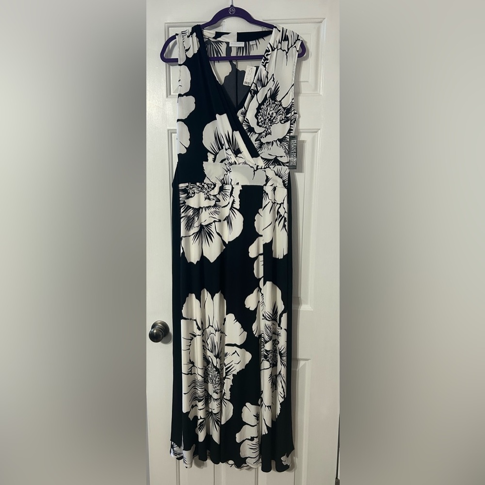 New York And Company Black And White Floral Faux Wrap Maxi Dress Size M NEW